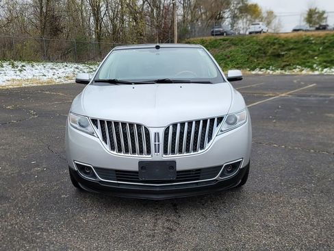 Used 2013 Lincoln MKX Base image 4