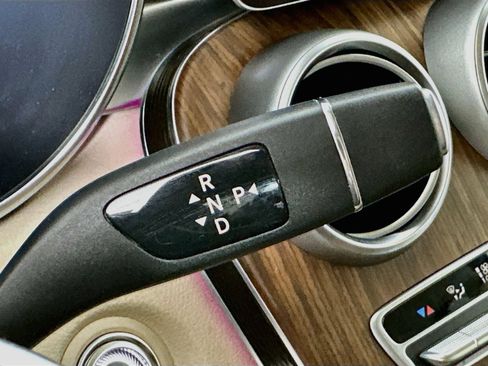 Used 2022 Mercedes-Benz GLC 300 4MATIC image 21