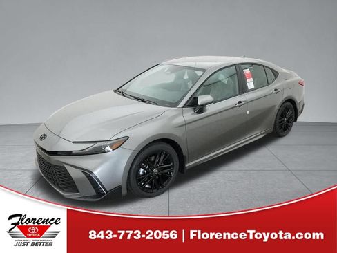 Used 2026 Toyota Camry SE FWD image 1