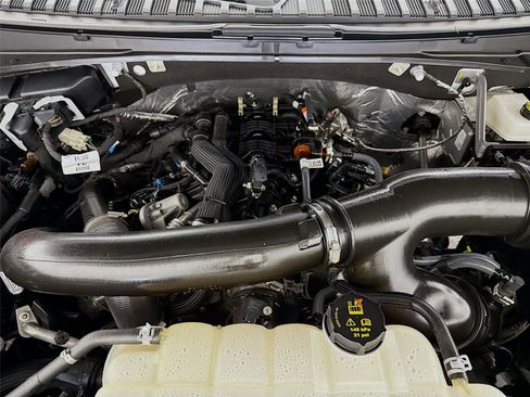 Used 2025 Ford Expedition Active AWD/4WD image 32