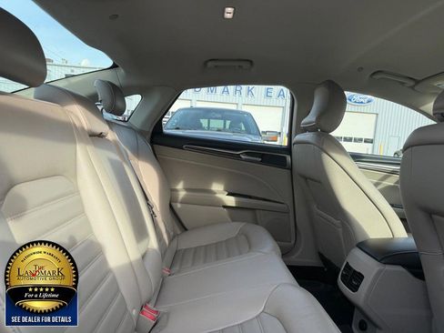 Used 2018 Ford Fusion SE w/ Equipment Group 602A image 15