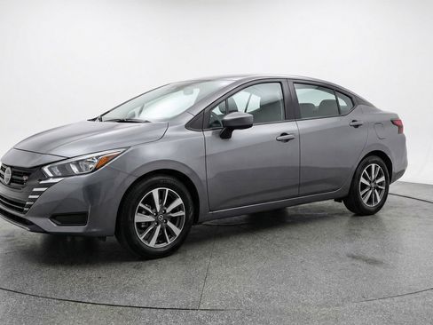 Used 2025 Nissan Versa SV FWD image 3