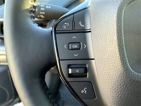 Used 2024 Toyota Prius Limited image 18