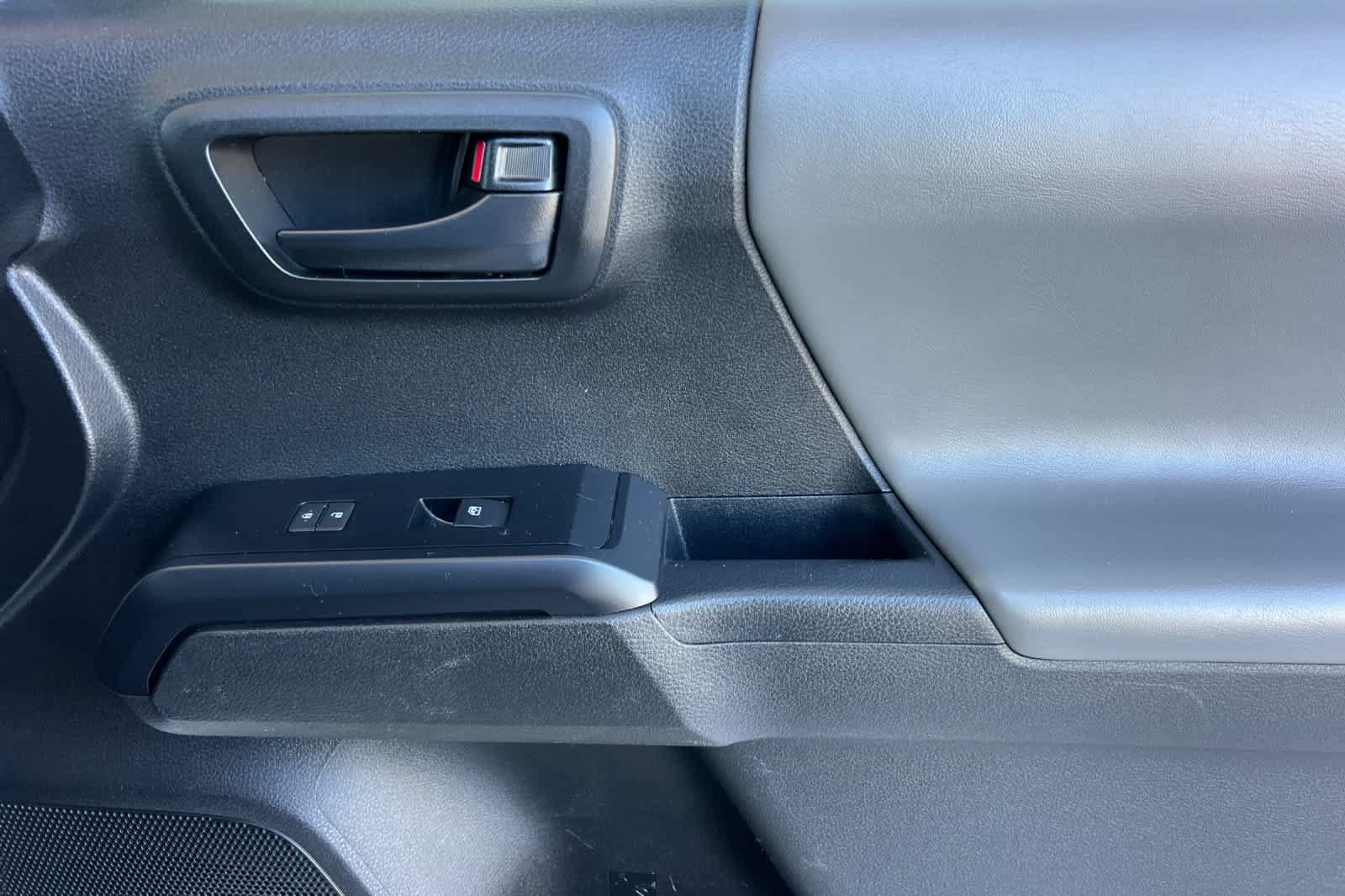 Used 2022 Toyota Tacoma SR RWD image 16