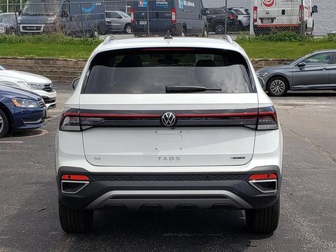 New 2026 Volkswagen Taos SE AWD/4WD image 4