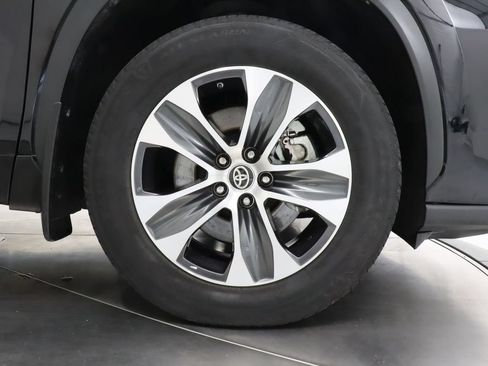 Used 2022 Toyota Highlander XLE AWD/4WD image 44