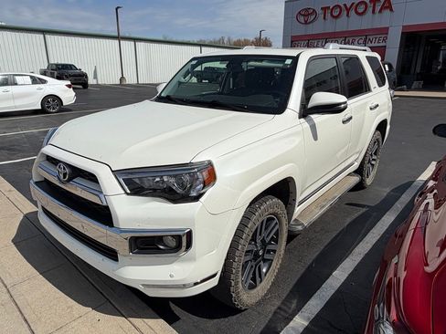 Used 2018 Toyota 4Runner Limited image 1