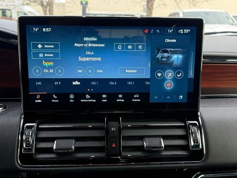 Used 2024 Lincoln Navigator Reserve image 17