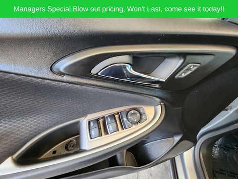 Used 2024 Chevrolet Malibu LT FWD image 33