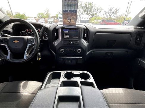 Used 2022 Chevrolet Silverado 2500 Custom w/ Custom Value Package AWD/4WD image 14