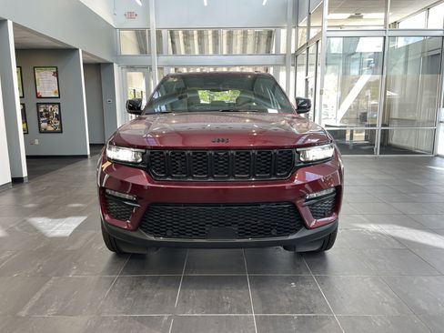 New 2025 Jeep Grand Cherokee Limited w/ Luxury Tech Group II image 3