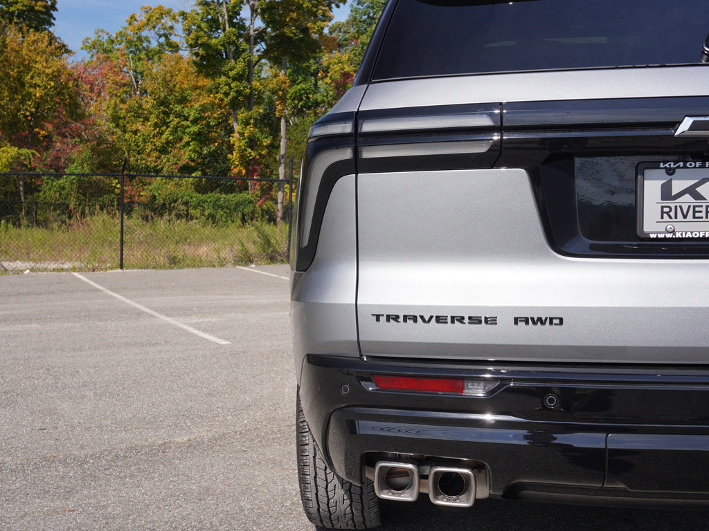 Used 2026 Chevrolet Traverse RS AWD/4WD image 21