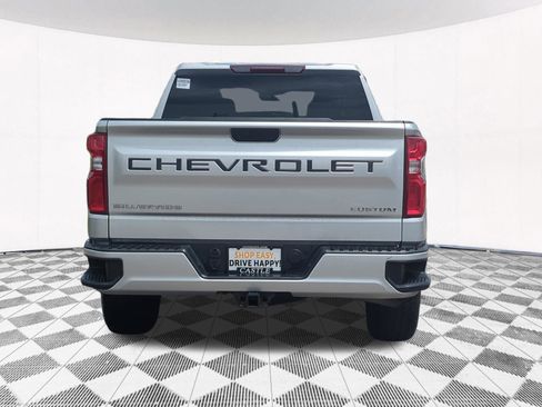 Used 2019 Chevrolet Silverado 1500 Custom w/ Custom Value Package AWD/4WD image 5