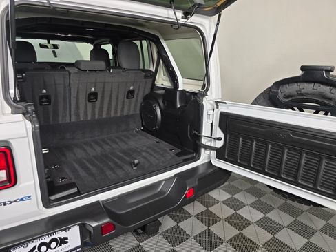 Used 2023 Jeep Wrangler Unlimited w/ Cold Weather Group AWD/4WD image 14