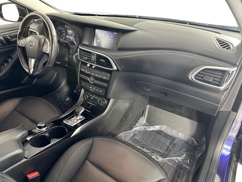 Used 2018 INFINITI QX30 Premium w/ Navigation Package AWD/4WD image 30