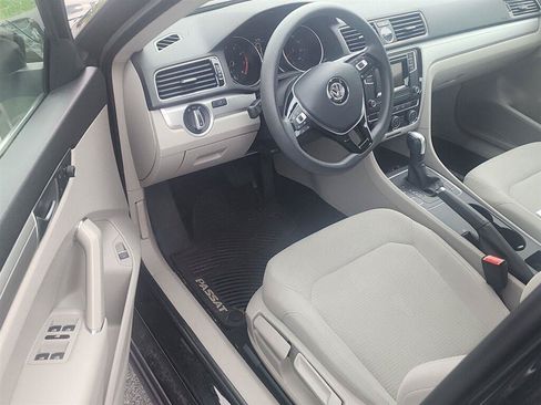 Used 2016 Volkswagen Passat 1.8T S FWD image 6