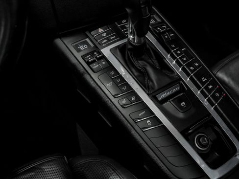 Used 2017 Porsche Macan image 28