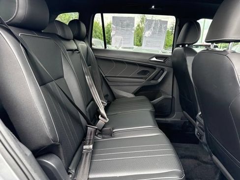 Used 2022 Volkswagen Tiguan SE R-Line AWD/4WD image 8
