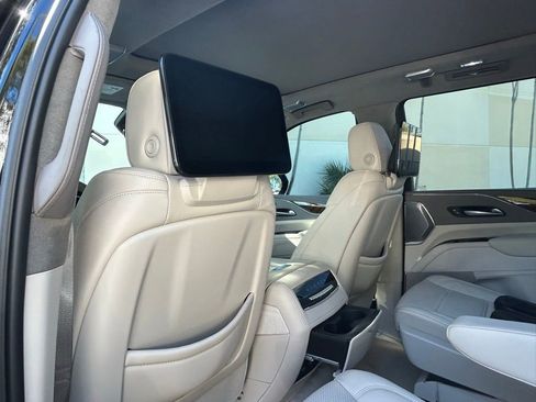 Used 2024 Cadillac Escalade Premium Luxury Platinum image 65