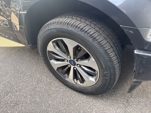 Used 2020 Ford F150 XL image 3