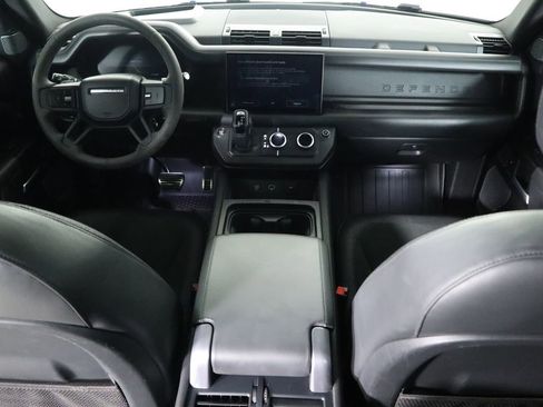 Used 2023 Land Rover Defender 110 V8 image 13