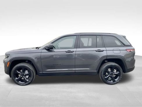 New 2025 Jeep Grand Cherokee Altitude image 6