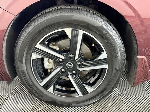 Used 2025 Nissan Sentra SV image 37