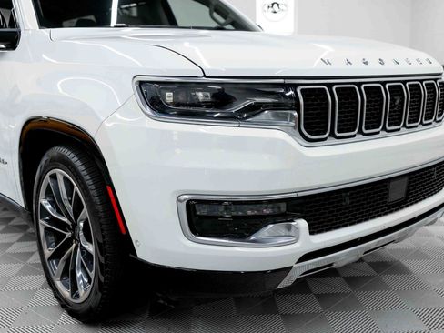 Used 2023 Jeep Wagoneer Series III w/ Premium Group I AWD/4WD image 15
