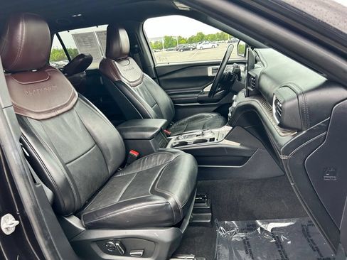 Used 2020 Ford Explorer Platinum w/ Premium Technology Package AWD/4WD image 9