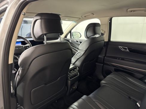 Used 2025 Genesis GV80 2.5T Standard image 16