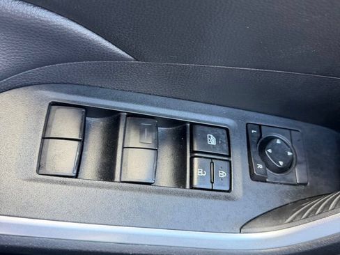 Used 2023 Toyota RAV4 LE AWD/4WD image 15