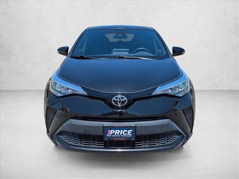 Used 2021 Toyota C-HR XLE FWD image 2