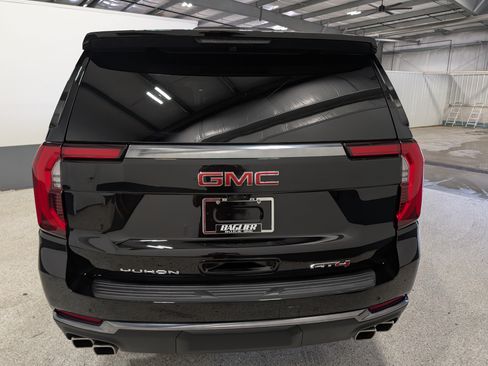 Used 2025 GMC Yukon AT4 w/ AT4 Premium Package AWD/4WD image 4