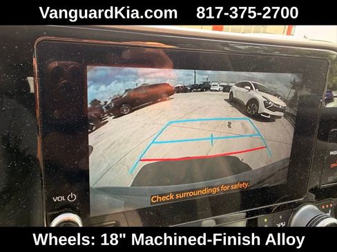 Used 2023 Toyota Highlander XLE image 23