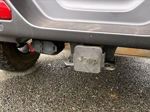 Certified 2024 Jeep Wrangler Unlimited AWD/4WD image 9
