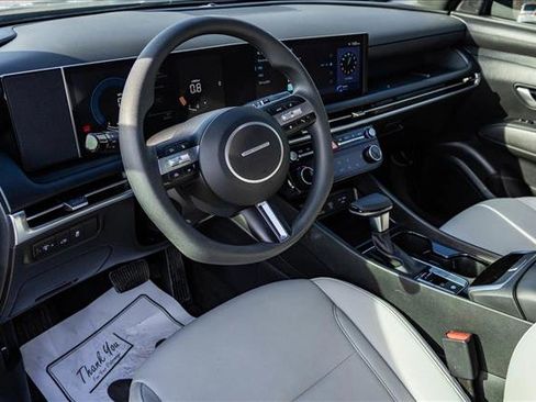 Certified 2025 Hyundai Santa Cruz SEL image 10