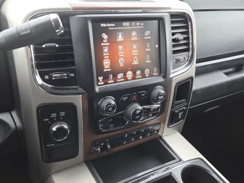 Used 2015 RAM 2500 Laramie w/ Black Appearance Group AWD/4WD image 29