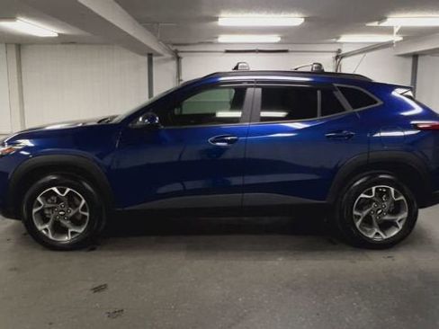 Certified 2024 Chevrolet Trax LT w/ Sunroof Package FWD image 5