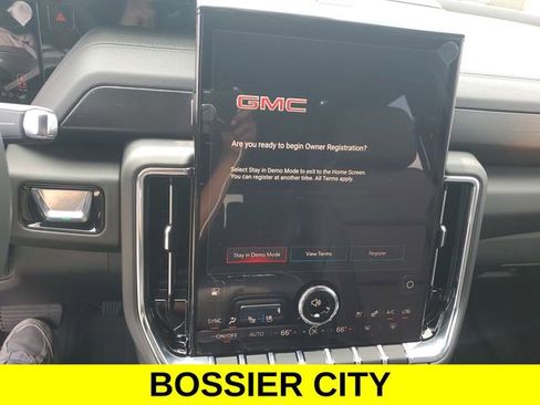 New 2026 GMC Yukon XL Denali w/ Denali Reserve Package image 25