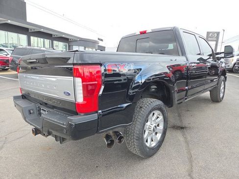 Used 2017 Ford F250 Platinum w/ Platinum Ultimate Package image 5