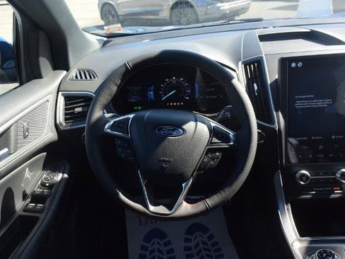 Certified 2024 Ford Edge ST-Line AWD/4WD image 17
