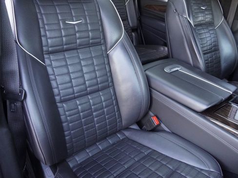 Used 2021 Cadillac Escalade Premium Luxury Platinum w/ Heavy-Duty Trailer Package AWD/4WD image 10