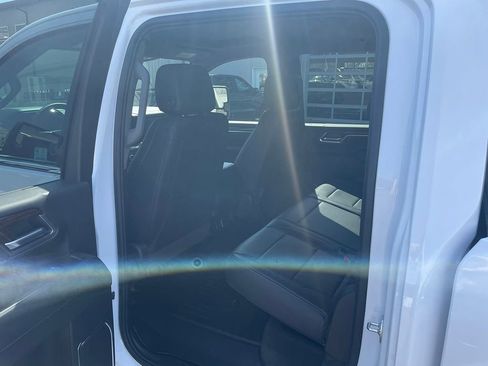 Used 2025 GMC Sierra 2500 SLE w/ Preferred Package image 25