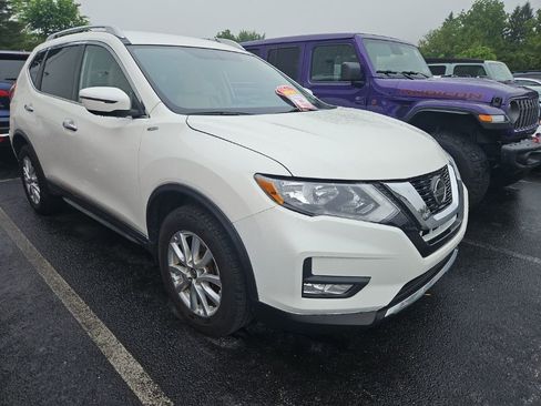 Used 2018 Nissan Rogue SV AWD/4WD image 1
