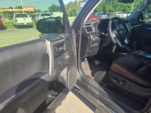 Used 2023 Toyota 4Runner Limited AWD/4WD image 6