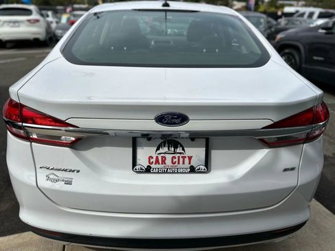 Used 2017 Ford Fusion SE image 6