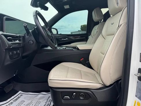 Used 2021 Cadillac Escalade Sport w/ LPO, Illumination Package AWD/4WD image 9