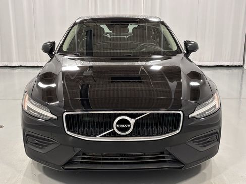 Used 2019 Volvo S60 T5 Momentum w/ Premium Package image 3