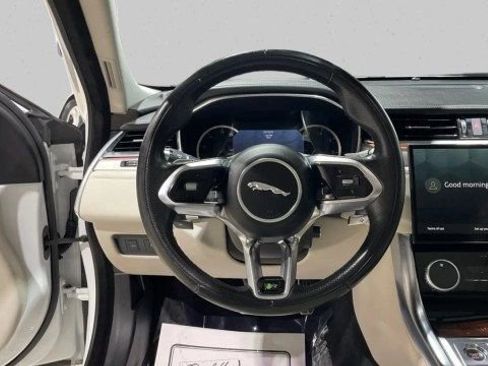 Used 2022 Jaguar XF R-Dynamic SE image 14