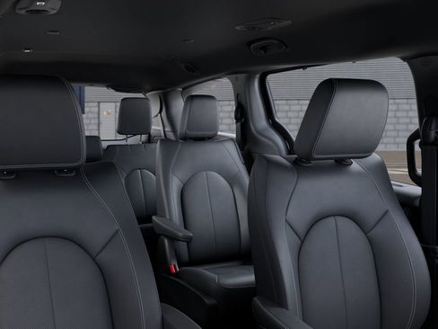 New 2026 Chrysler Pacifica Select image 26